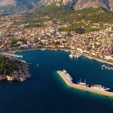 Apartment With A Beautiful View Makarska